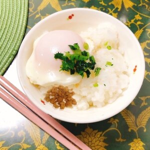 ツナとネギとごま油つゆ卵かけご飯